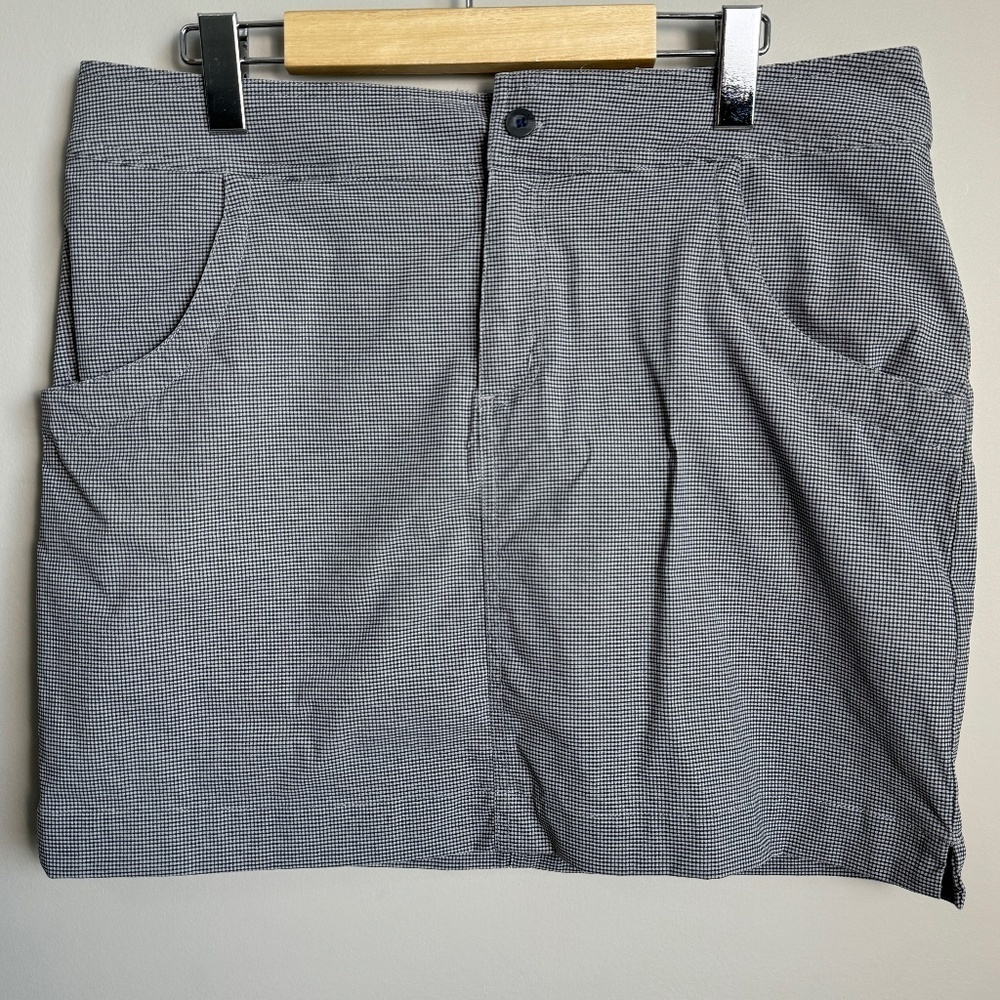 Avia Women's Gray Mini Check Athletic Golf/Tennis Performance Skort Size Large